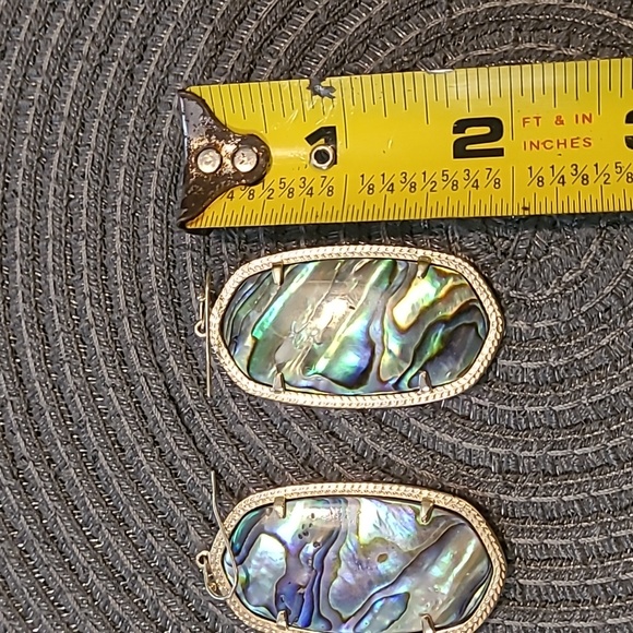 Kendra Scott Danielle abalone earrings gold Like New preloved condition authenti - Picture 5 of 12